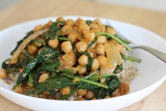 Spinach and chickpea curry